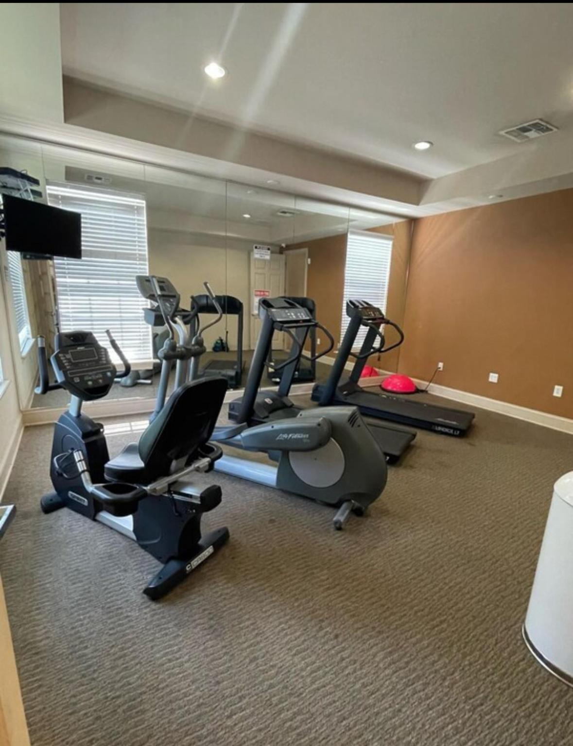 Minutes 2 Apartment *